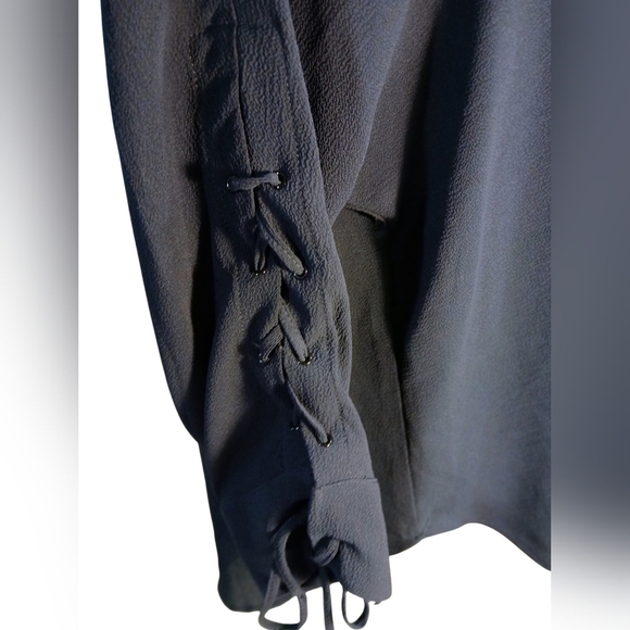 NWT Carmen Marc Valvo Blouse W Lace Up Sleeves - Picture 6 of 6